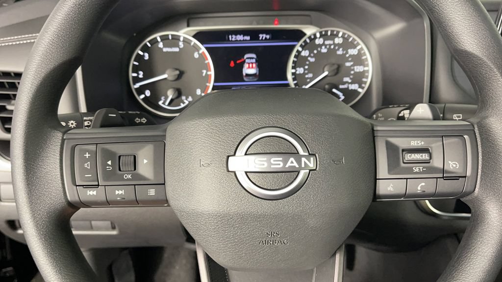Used 2025 Nissan Rogue S FWD image 23