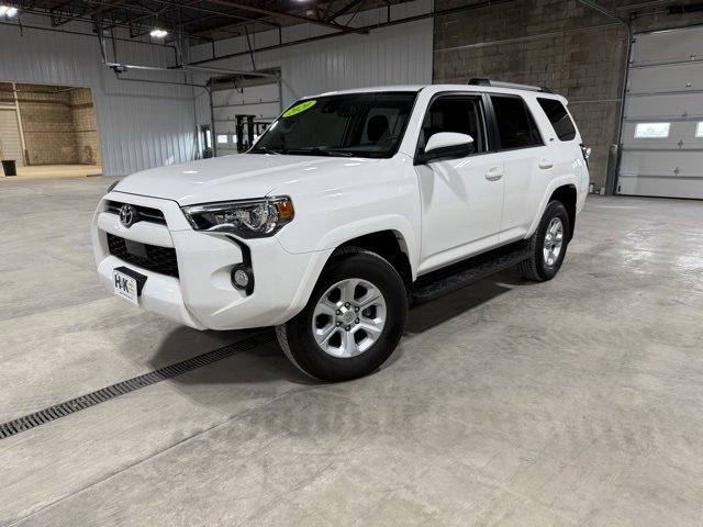 Used 2020 Toyota 4Runner SR5 image 3