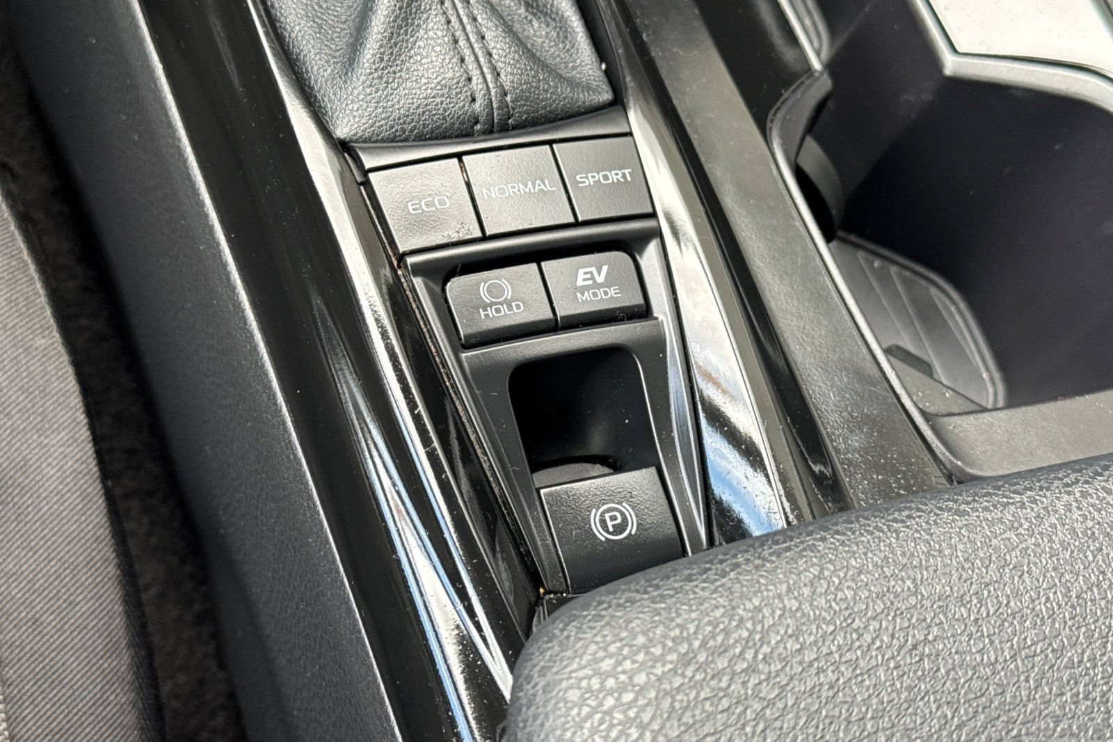 Certified 2025 Toyota Camry LE FWD image 32
