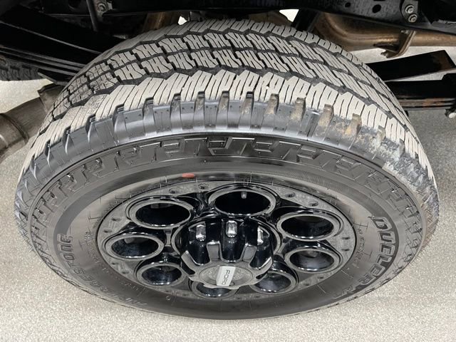 Used 2025 Ford F350 Lariat w/ Black Appearance Package AWD/4WD image 17