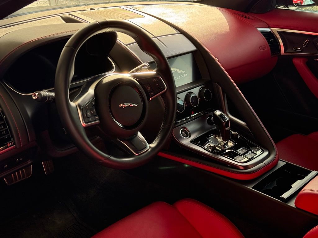Used 2023 Jaguar F-TYPE Convertible image 6