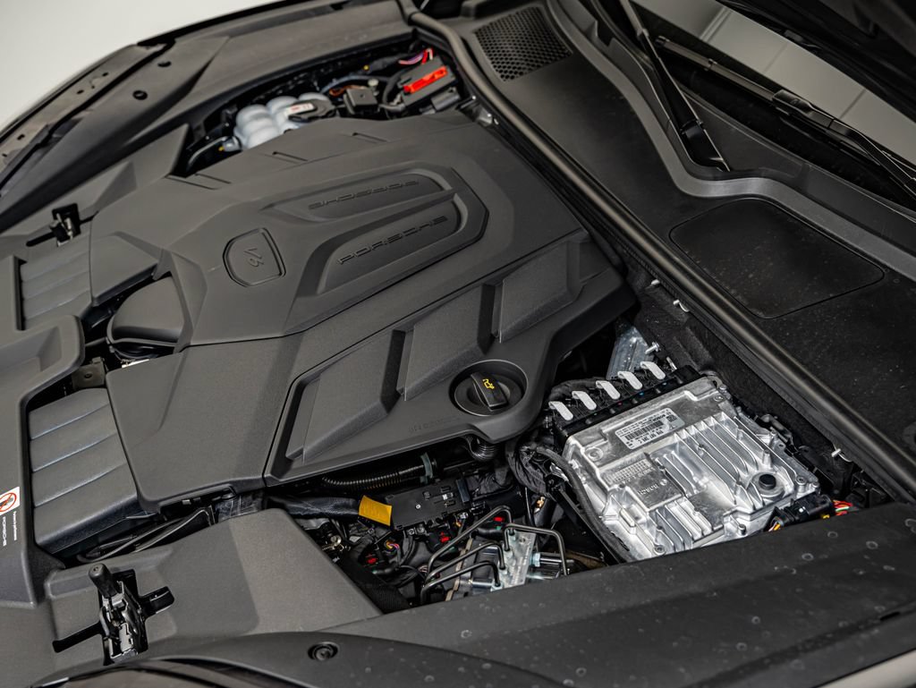 New 2026 Porsche Cayenne Coupe AWD/4WD image 48