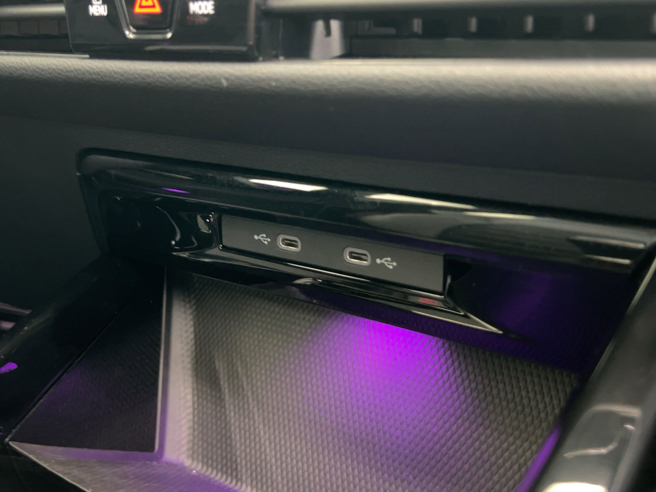 Certified 2024 Volkswagen GTI SE image 32