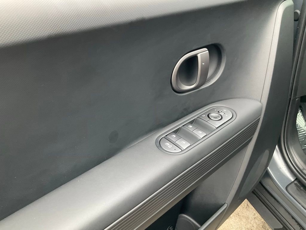 Used 2025 Hyundai Ioniq 5 SEL image 25