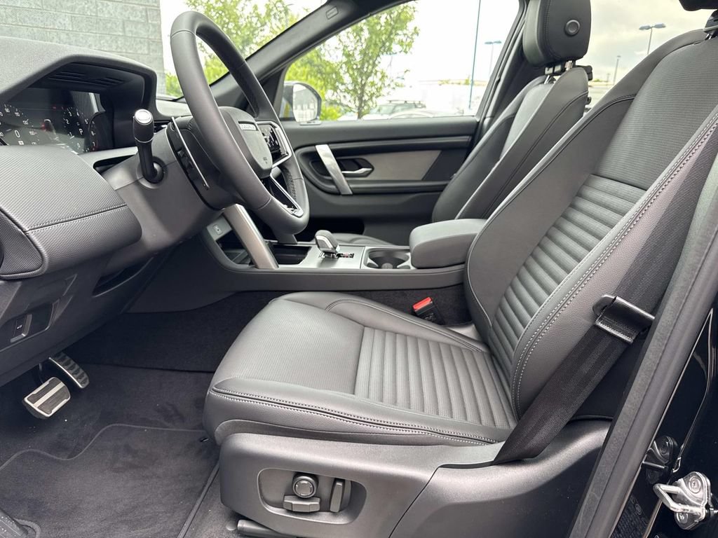 New 2026 Land Rover Discovery Sport Landmark AWD/4WD image 20