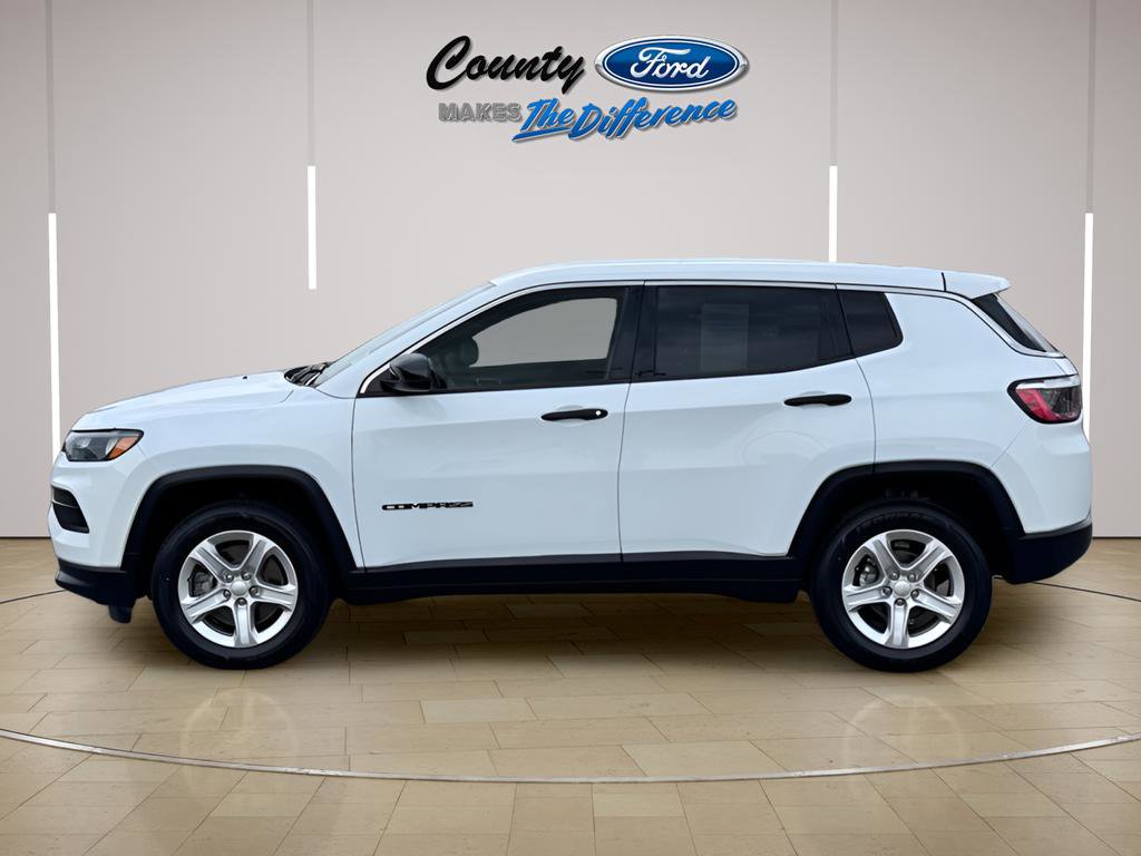 Used 2023 Jeep Compass Sport AWD/4WD image 3