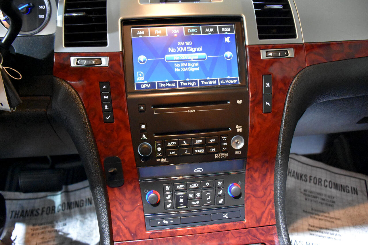 Used 2010 Cadillac Escalade ESV Premium image 36
