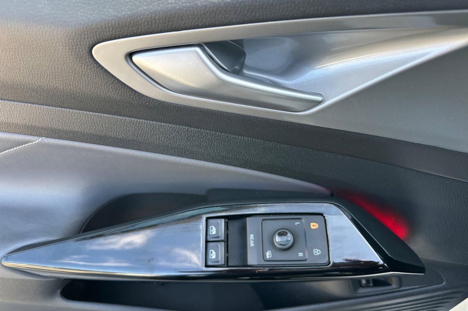 Used 2023 Volkswagen ID.4 Pro S image 11