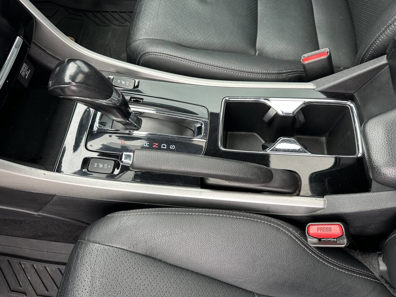 Used 2017 Honda Accord Touring image 36