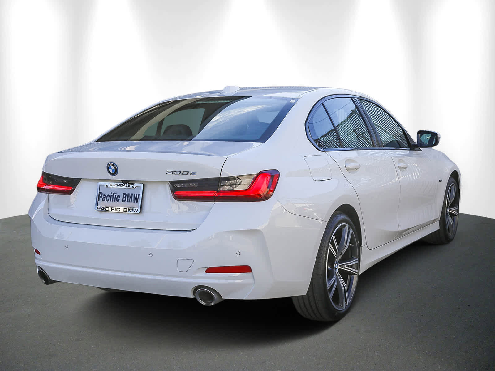 Certified 2023 BMW 330e w/ Driving Assistance Package image 6