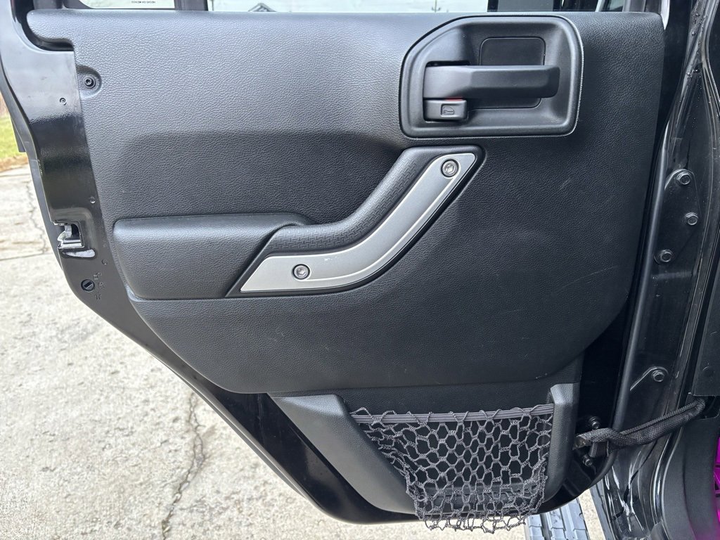 Used 2018 Jeep Wrangler Unlimited Rubicon w/ Cold Weather Group image 22