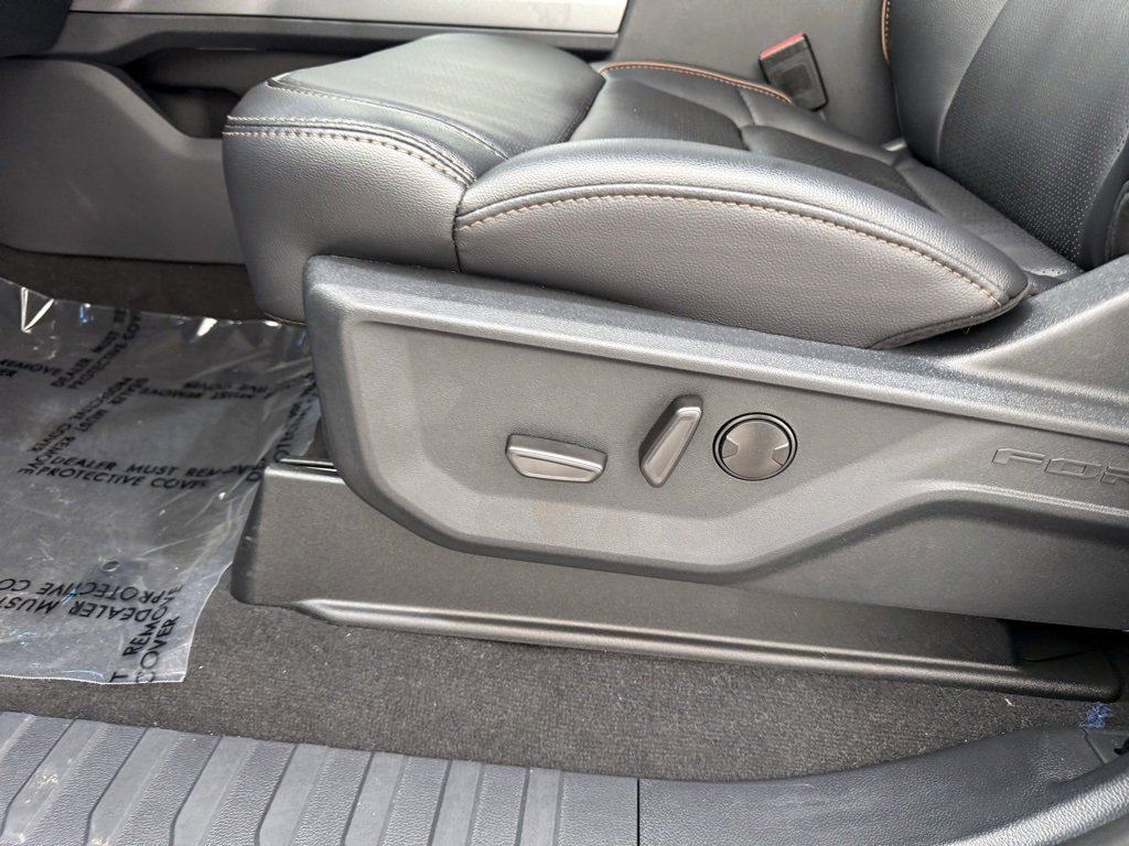 New 2026 Ford F350 4x4 Crew Cab Super Duty image 13