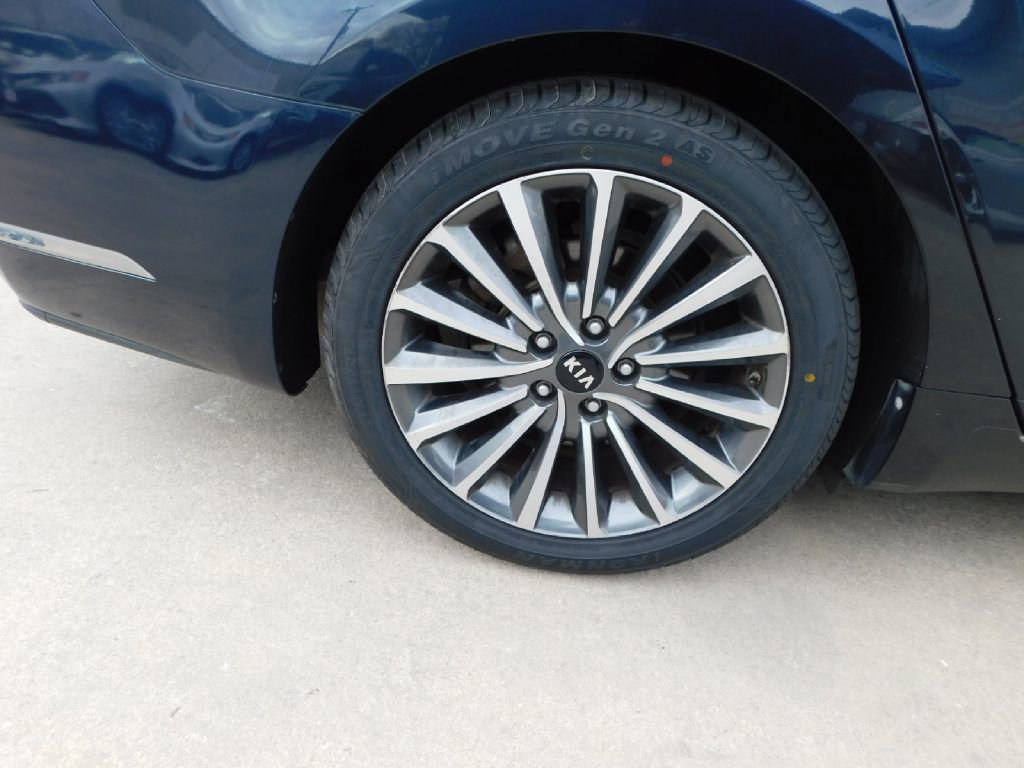 Used 2017 Kia Cadenza Technology FWD image 9