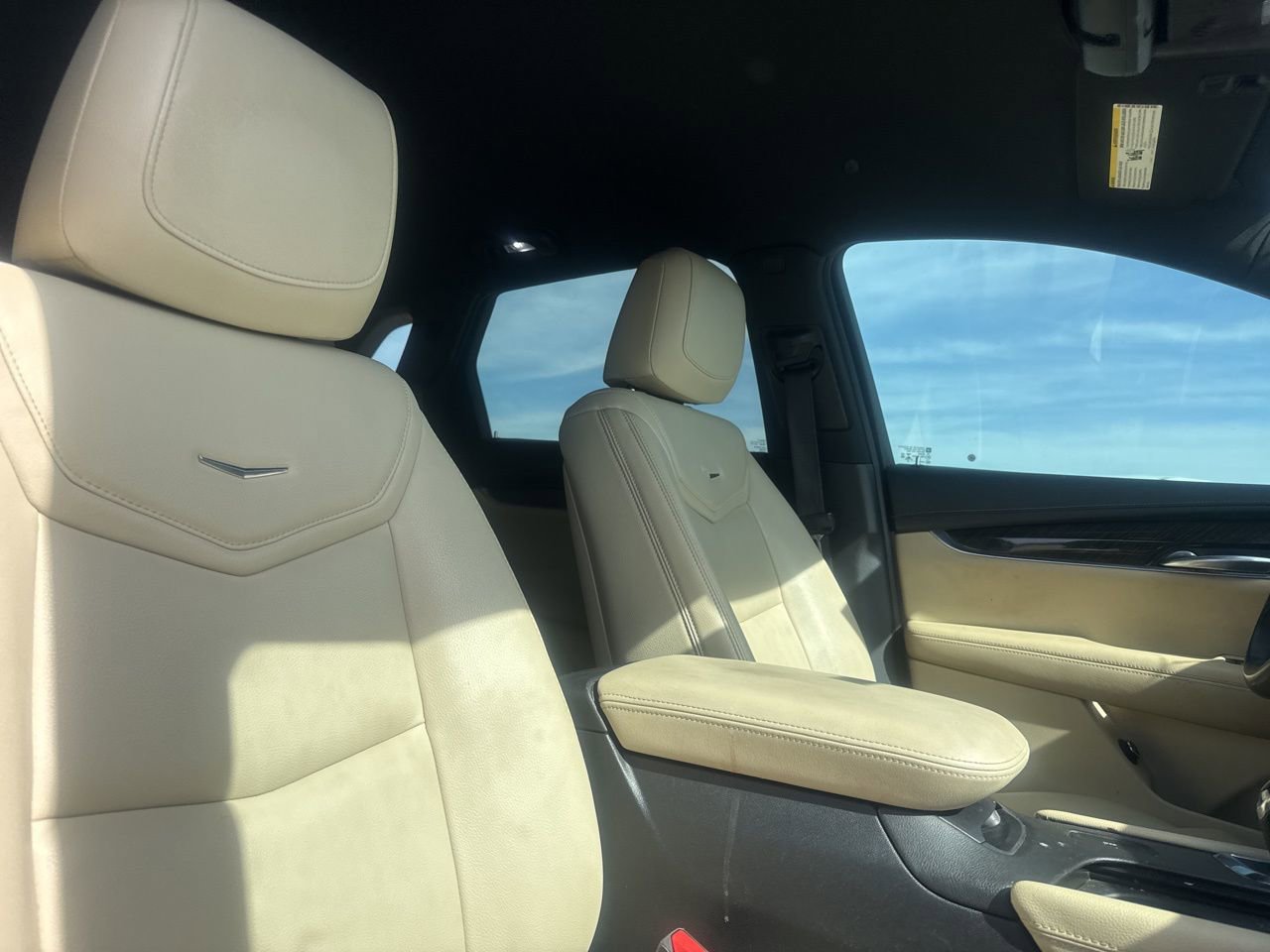 Used 2018 Cadillac XT5 FWD image 25