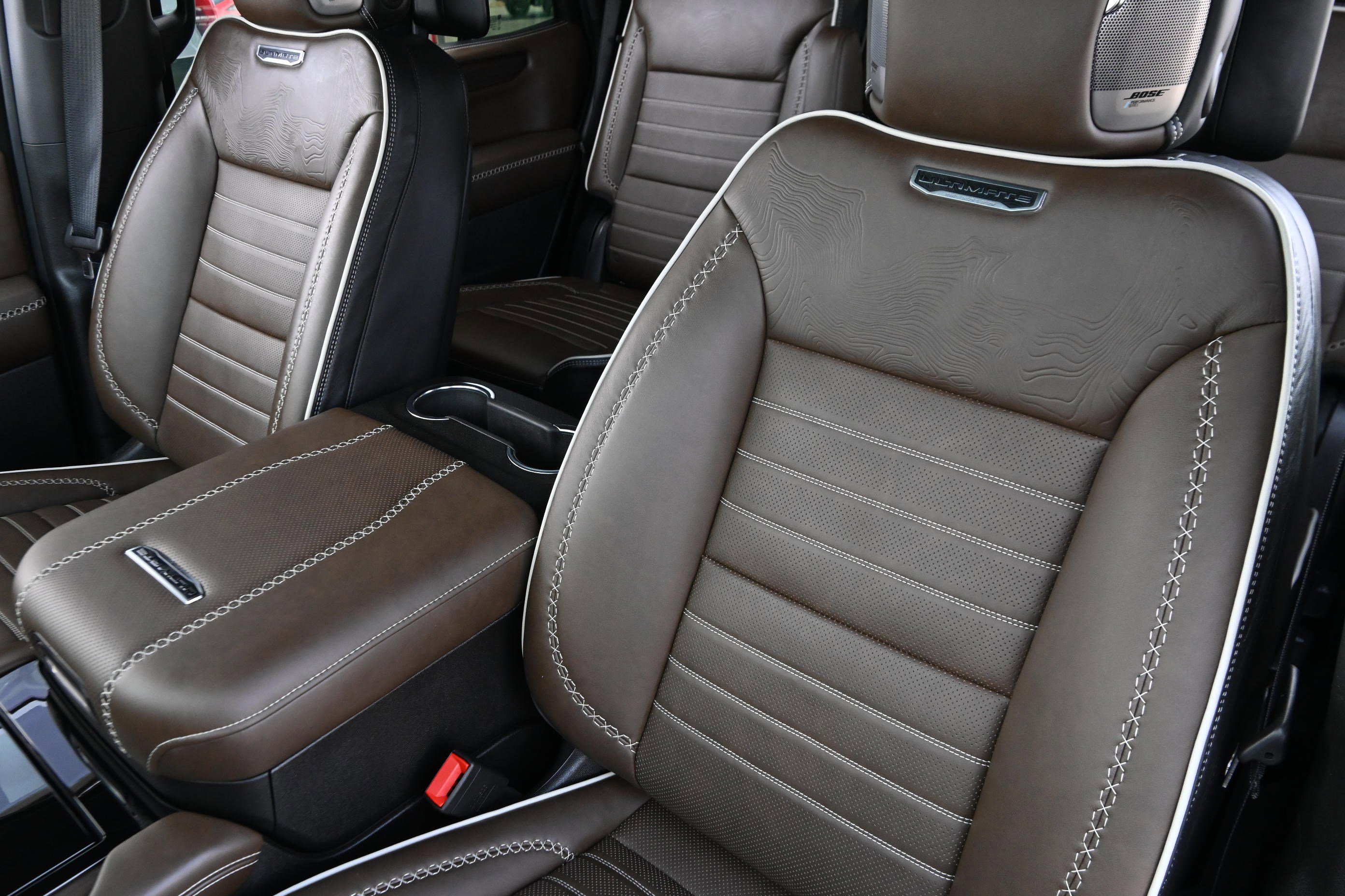 Used 2025 GMC Yukon Denali Ultimate image 9