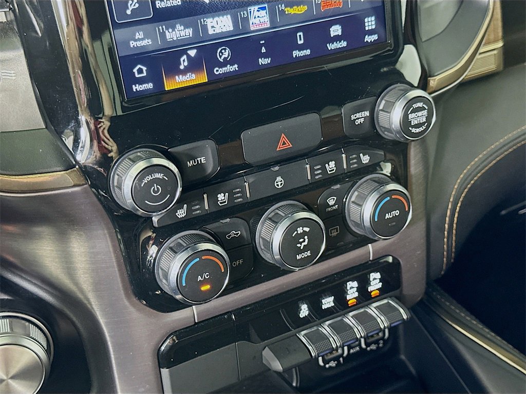 Used 2022 RAM 1500 Limited w/ Body Color Bumper Group image 27