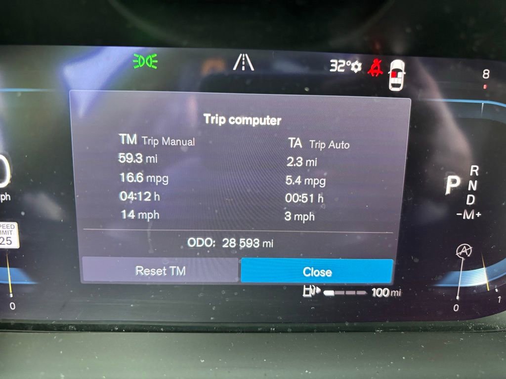 Certified 2023 Volvo XC60 B5 Core w/ Climate Package image 8