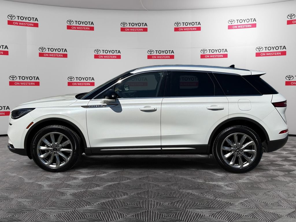 Used 2022 Lincoln Corsair AWD w/ Premium Package image 6