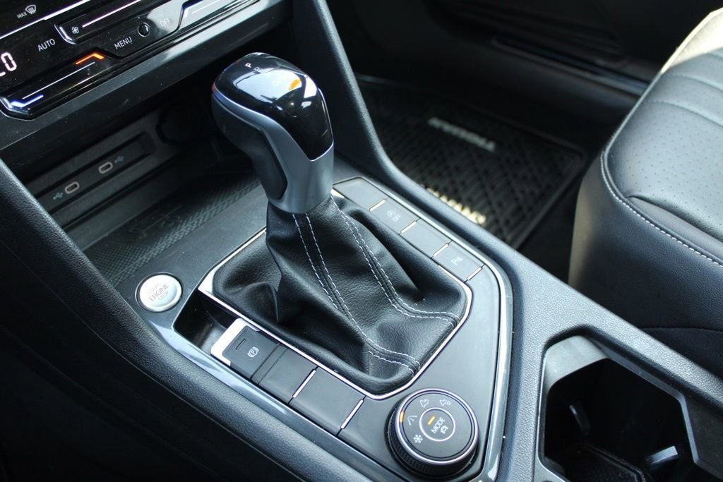 Used 2022 Volkswagen Tiguan SE R-Line image 45