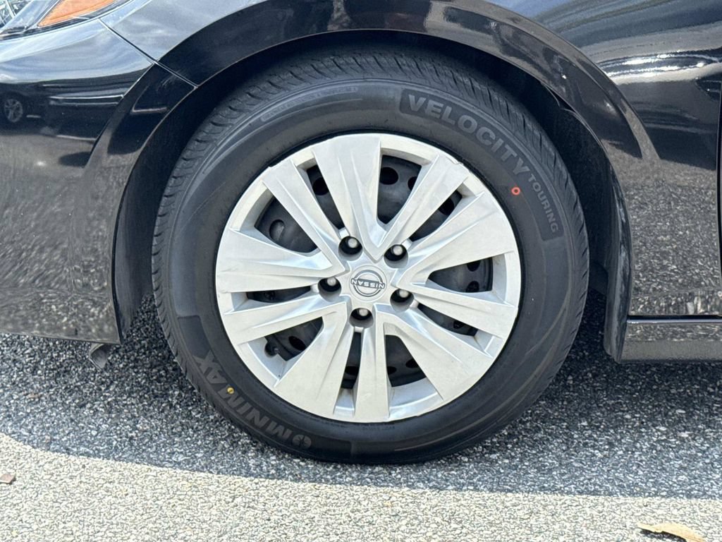 Certified 2024 Nissan Sentra S FWD image 11