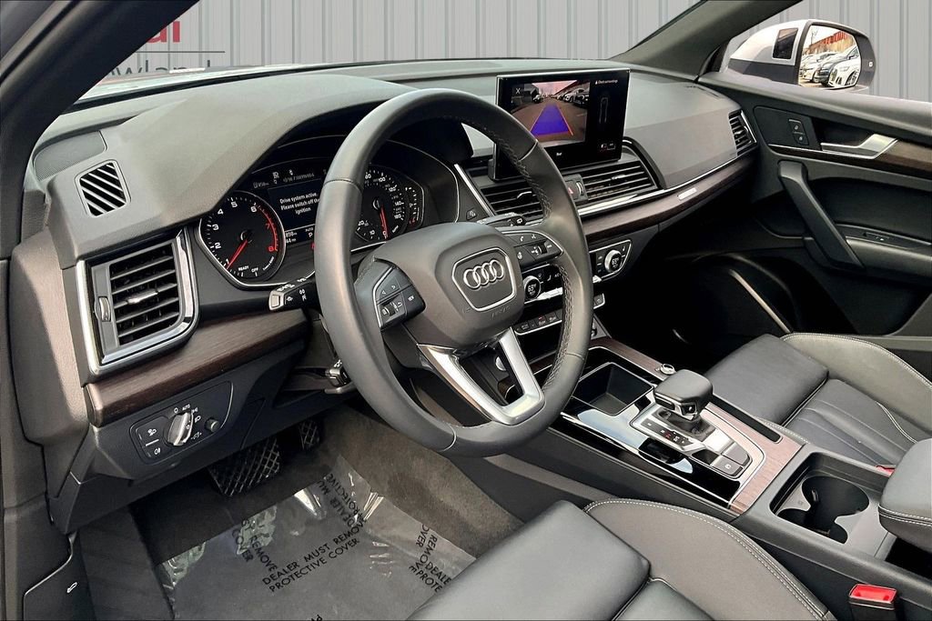 Used 2023 Audi Q5 2.0T Premium w/ Convenience Package image 17