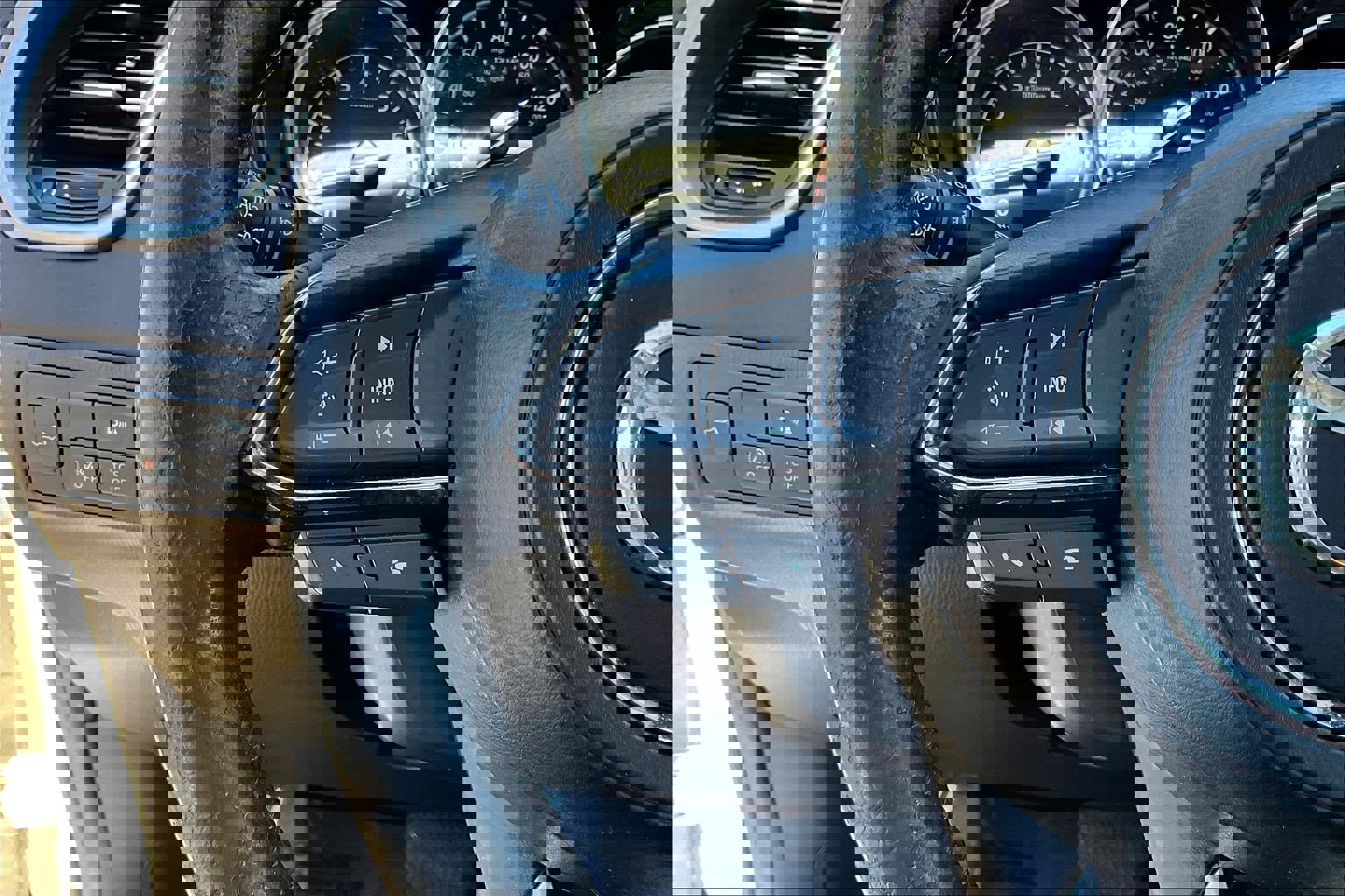 Used 2018 MAZDA CX-9 Touring w/ Touring Premium Package image 11