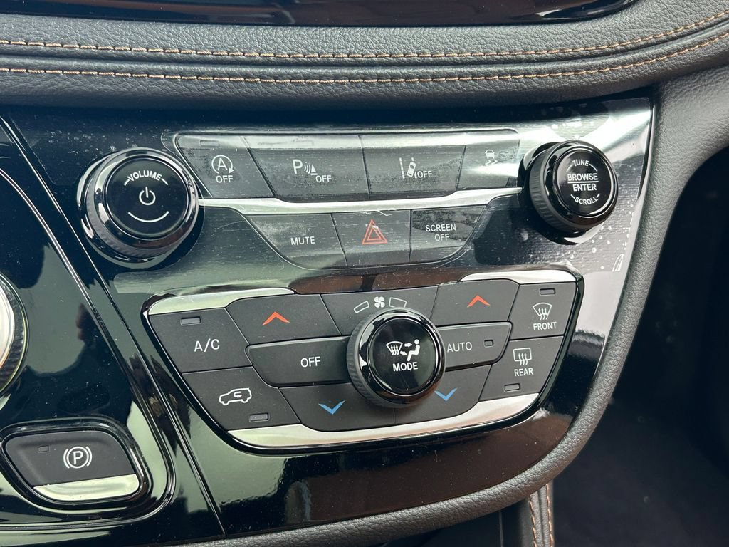 New 2026 Chrysler Pacifica Pinnacle FWD image 19