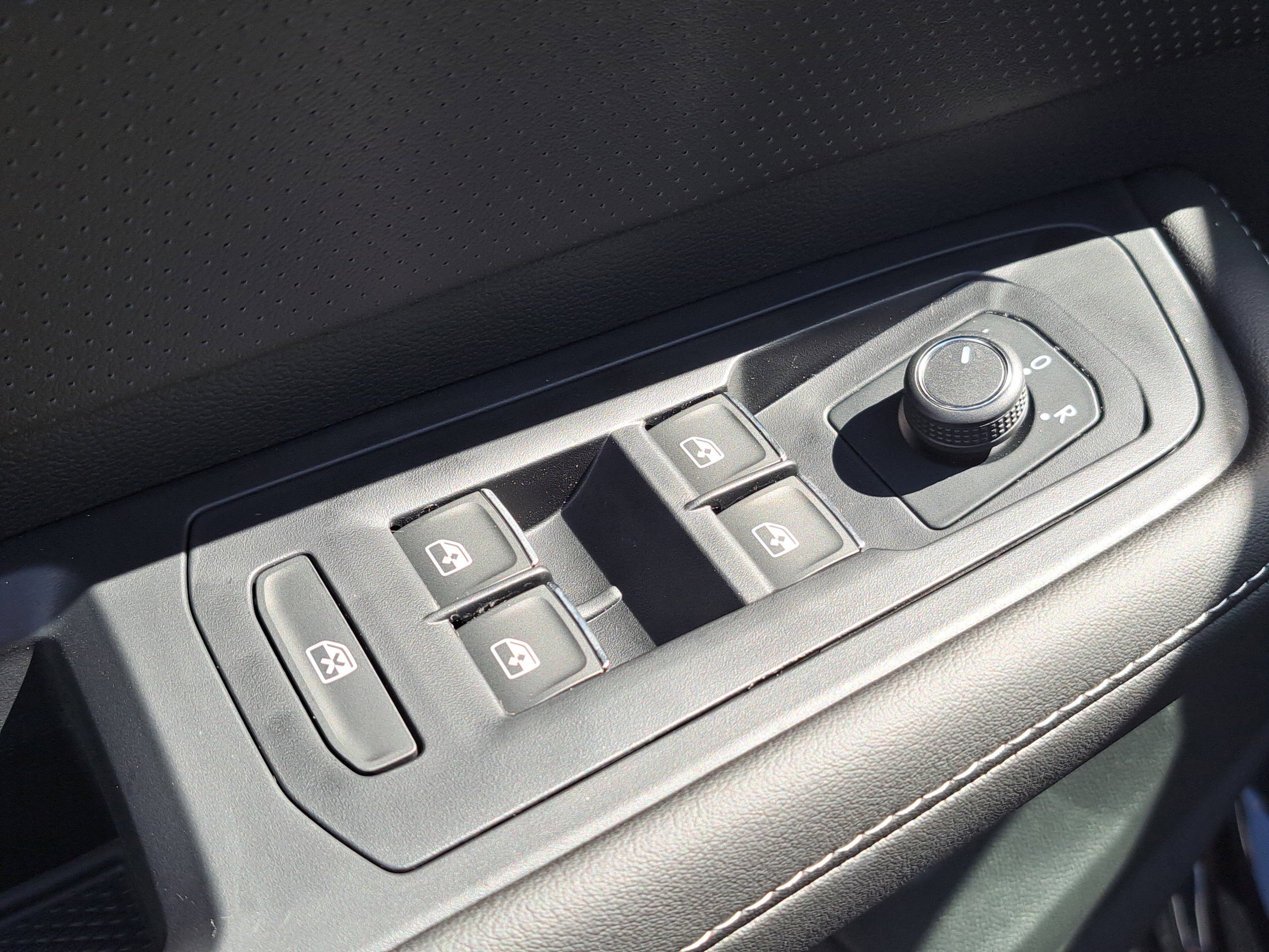 New 2026 Volkswagen Atlas SEL image 23