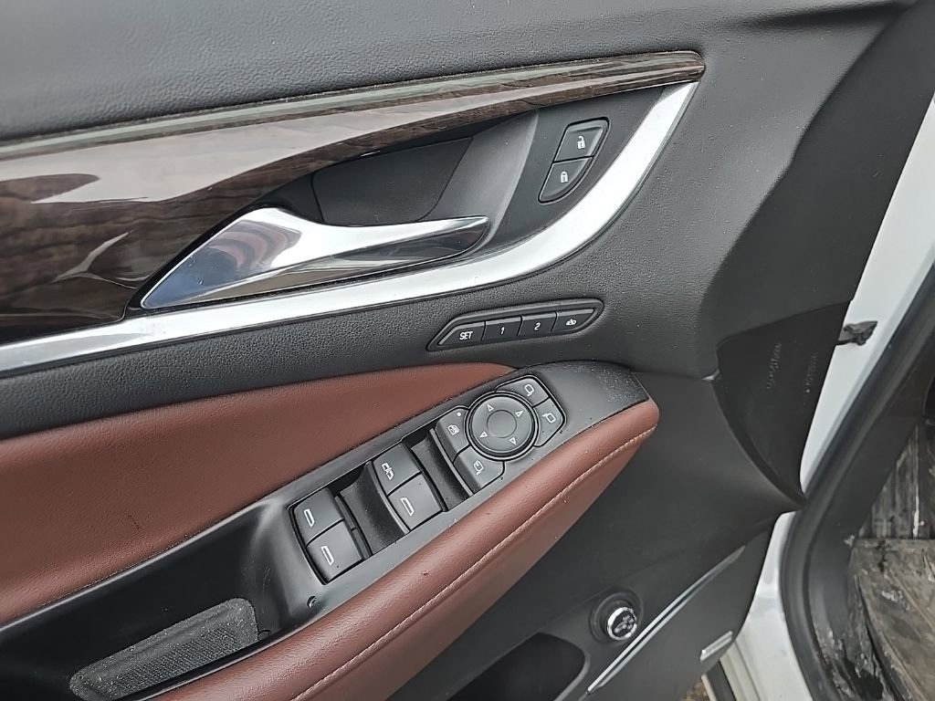 Used 2018 Buick Enclave Avenir w/ Avenir Technology Package AWD/4WD image 6