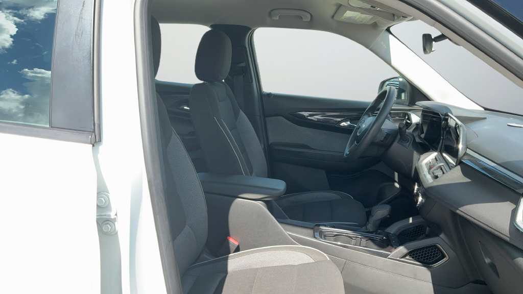 Used 2024 Chevrolet TrailBlazer LS w/ LS Confidence Package FWD image 21