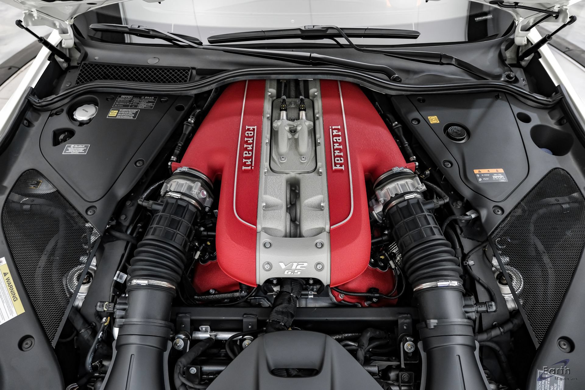 Used 2019 Ferrari 812 Superfast RWD image 4