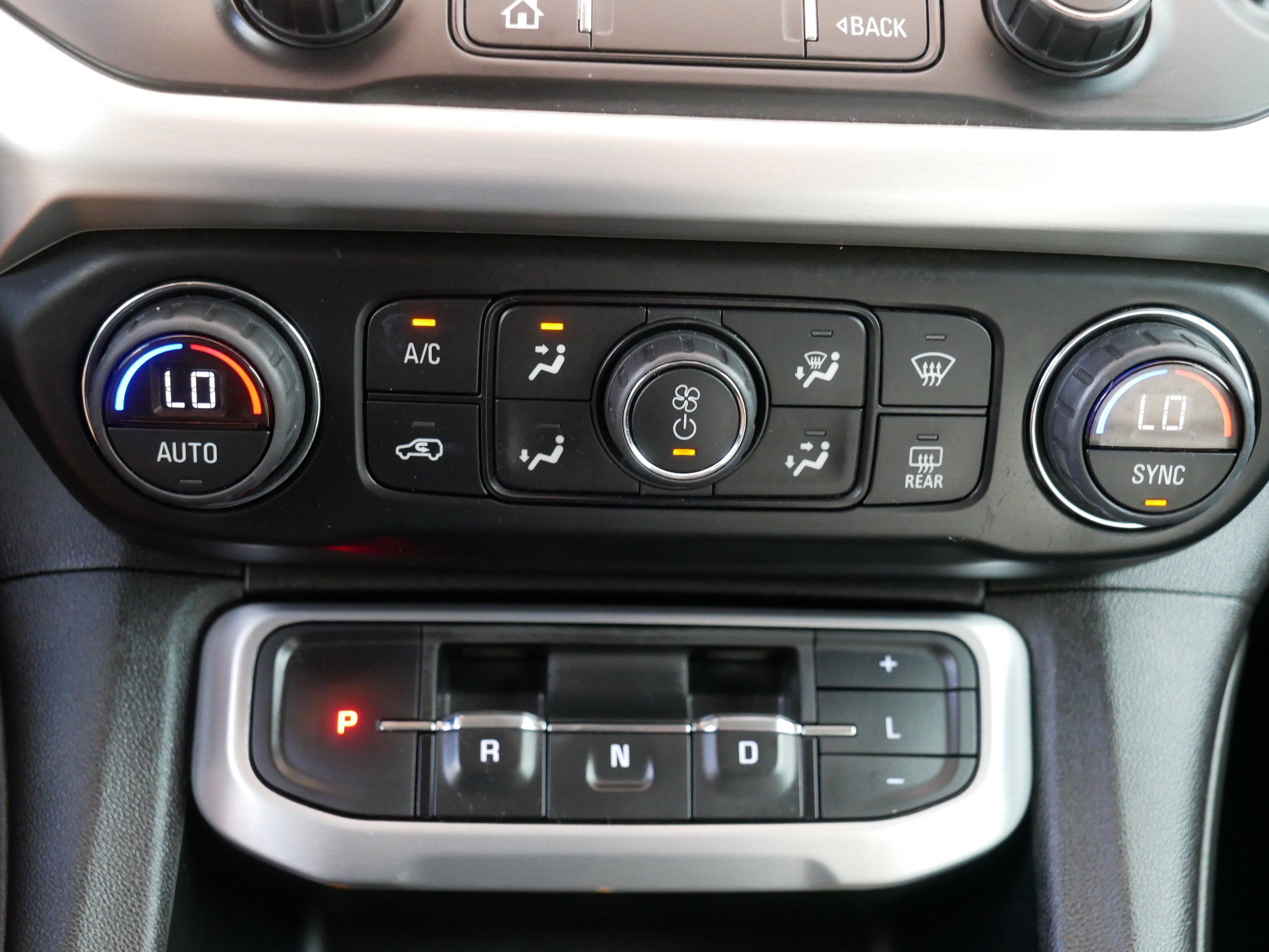 Used 2020 GMC Acadia SLT AWD/4WD image 23