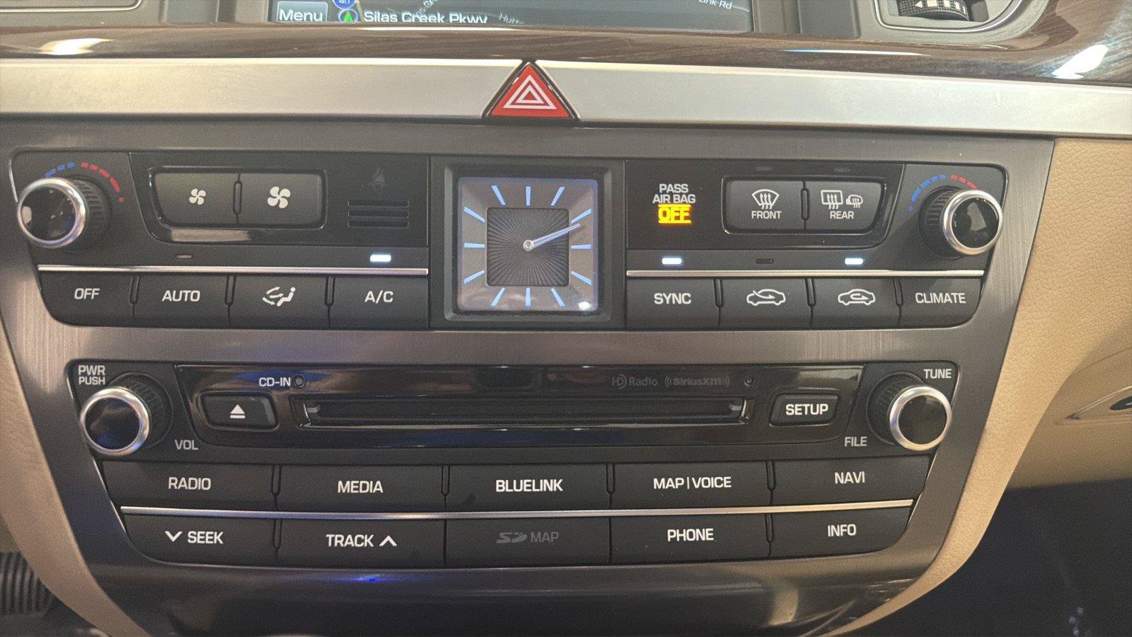 Used 2015 Hyundai Genesis 3.8 AWD/4WD image 18