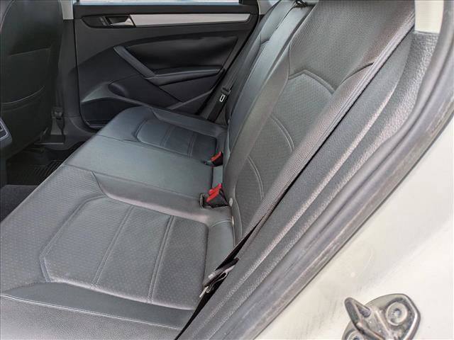 Used 2013 Volkswagen Passat 2.5 SE FWD image 13