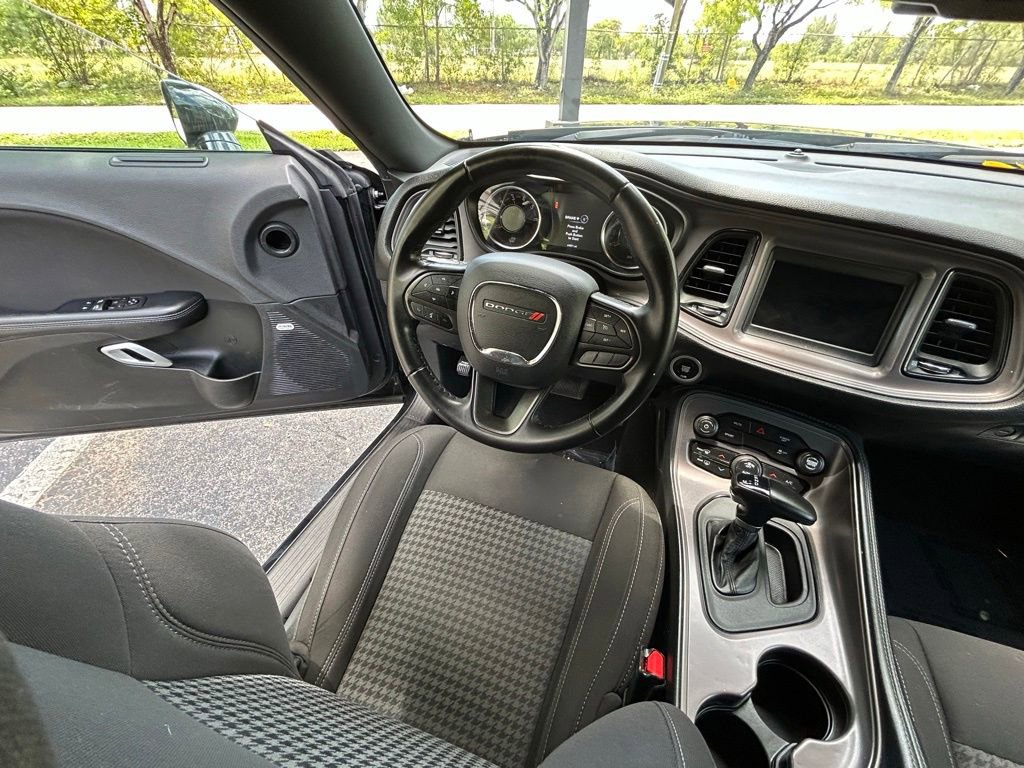 Used 2023 Dodge Challenger SXT image 9