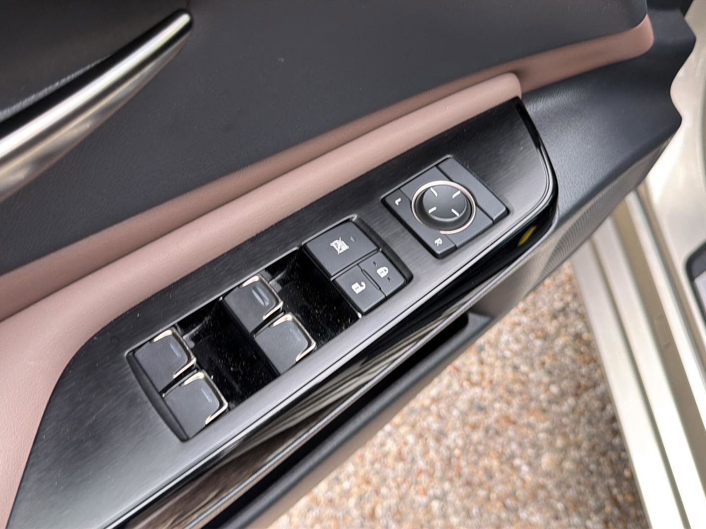 Used 2023 Lexus ES 350 w/ Accessory Package (Z2) image 20