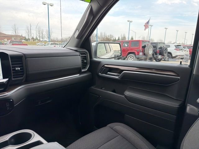 Used 2023 Chevrolet Silverado 1500 LT AWD/4WD image 23