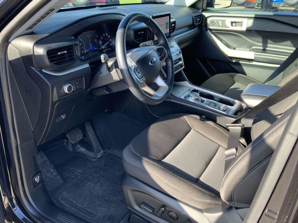 Used 2022 Ford Explorer XLT image 26