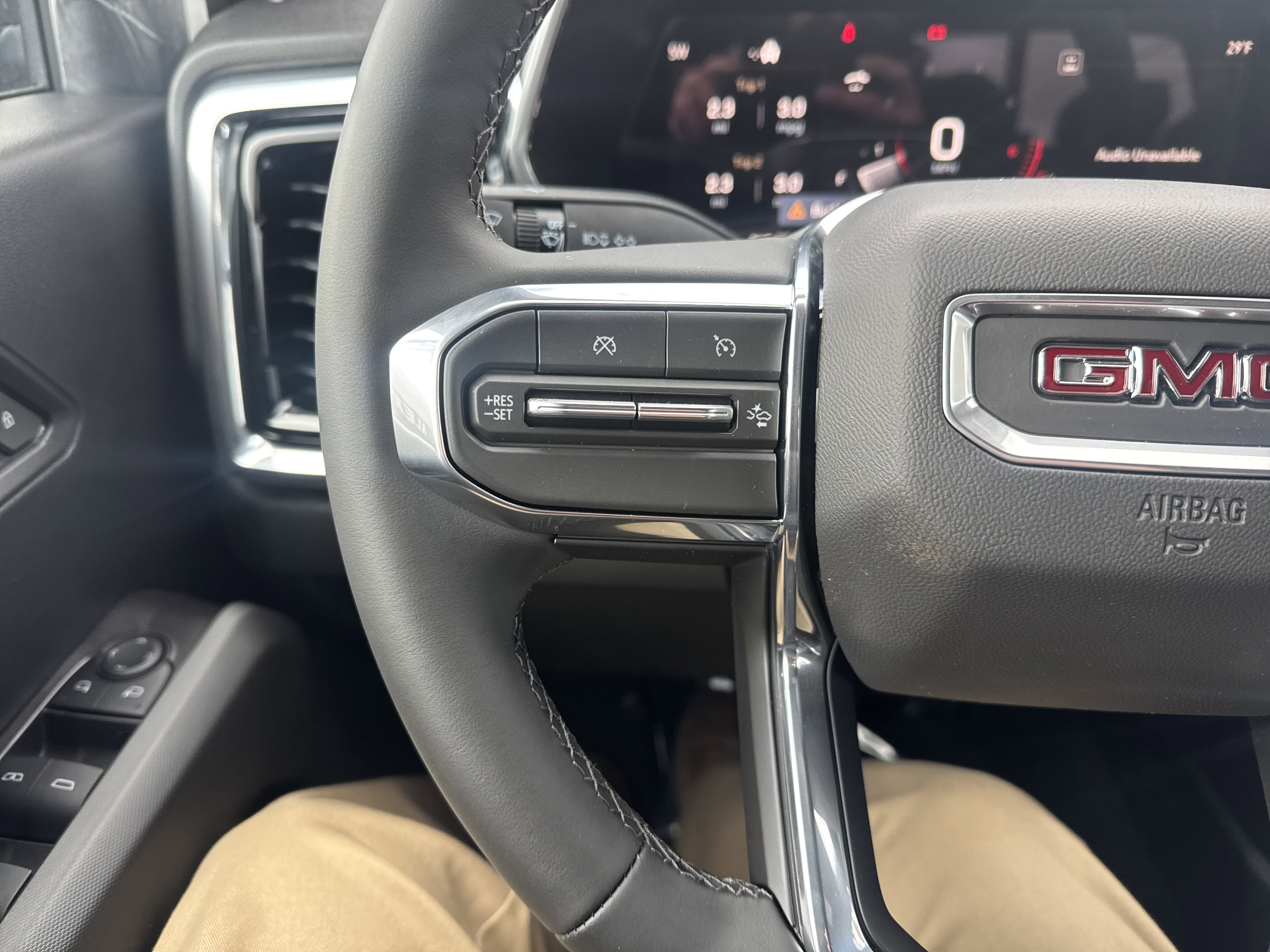 New 2026 GMC Canyon Elevation w/ Technology Package image 18