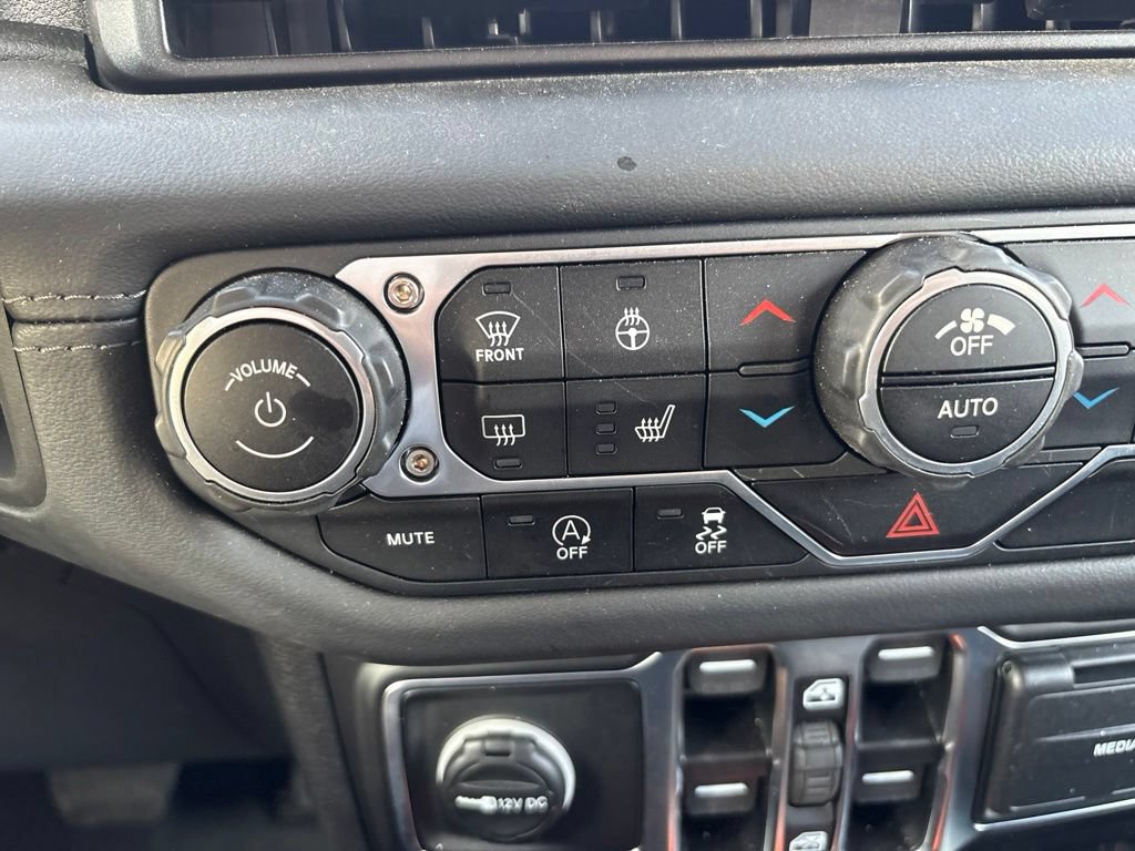 Used 2025 Jeep Gladiator Sport AWD/4WD image 24