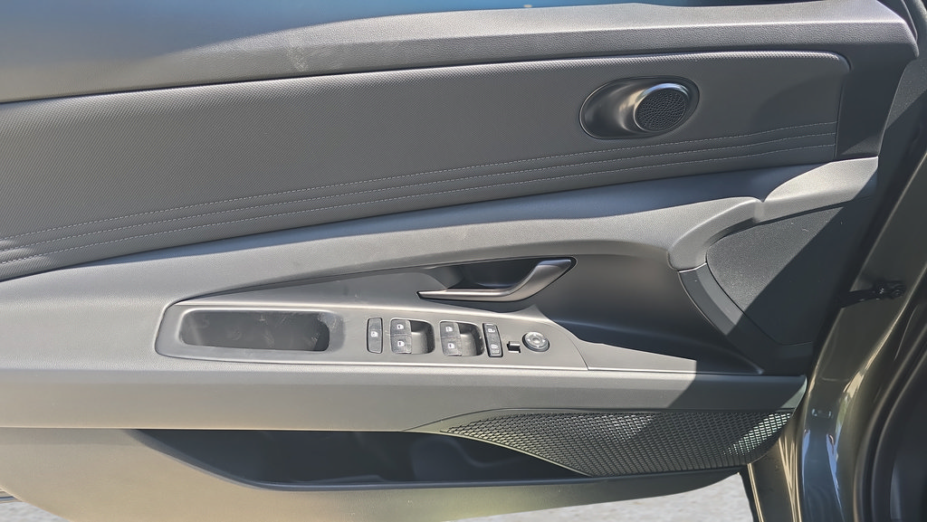 New 2026 Hyundai Elantra Sport FWD image 29