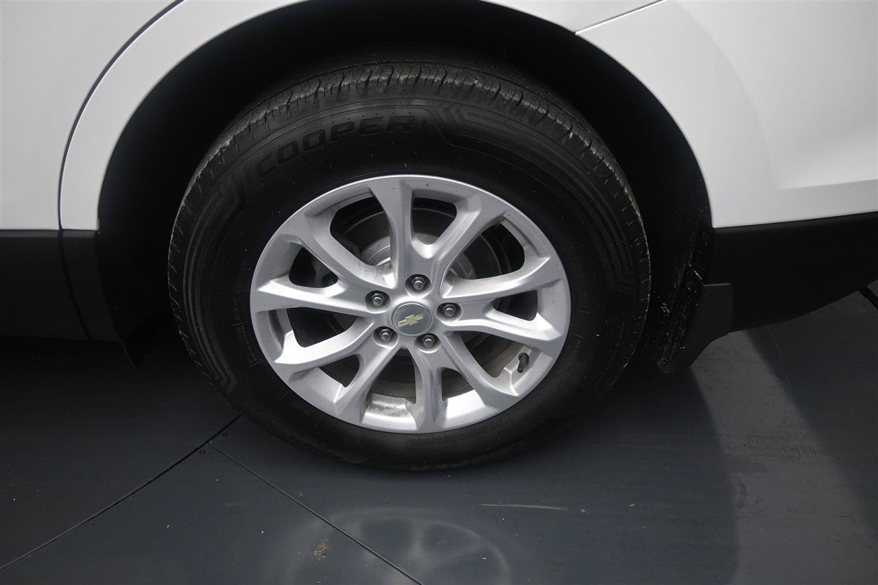 Used 2019 Chevrolet Equinox LS w/ LS Convenience Package AWD/4WD image 18