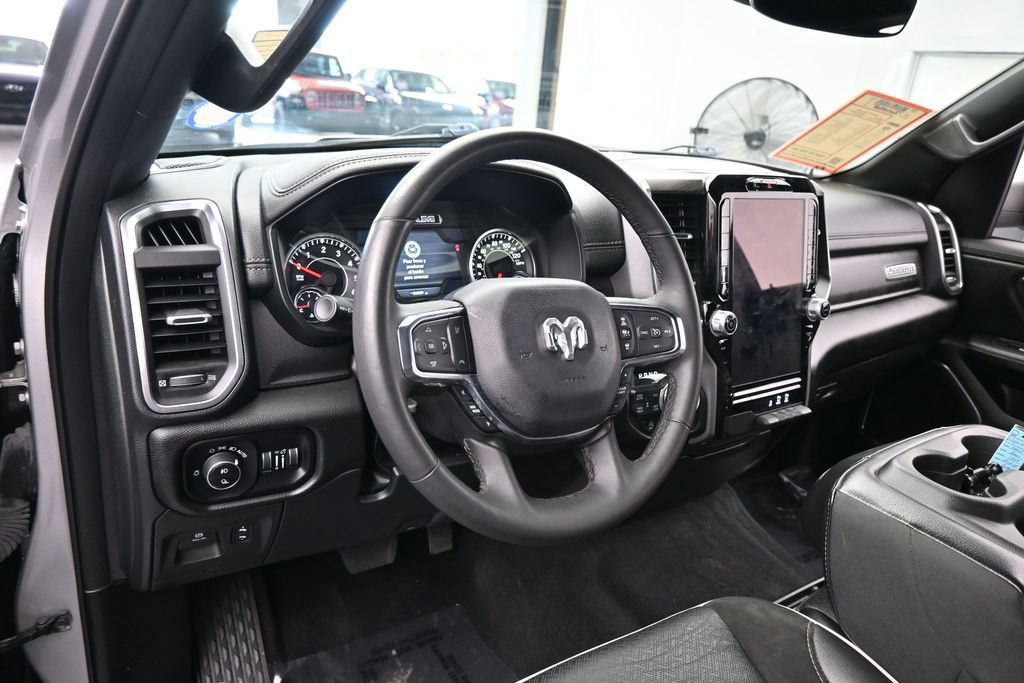 Used 2025 RAM 1500 Laramie AWD/4WD image 11