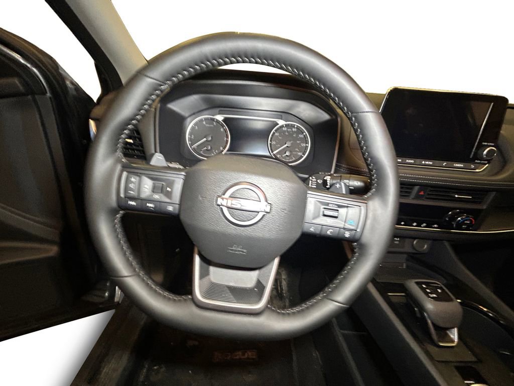 Used 2026 Nissan Rogue SV image 13
