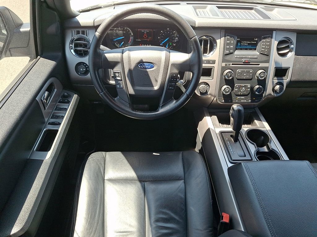 Used 2017 Ford Expedition XLT w/ Equipment Group 201A AWD/4WD image 11