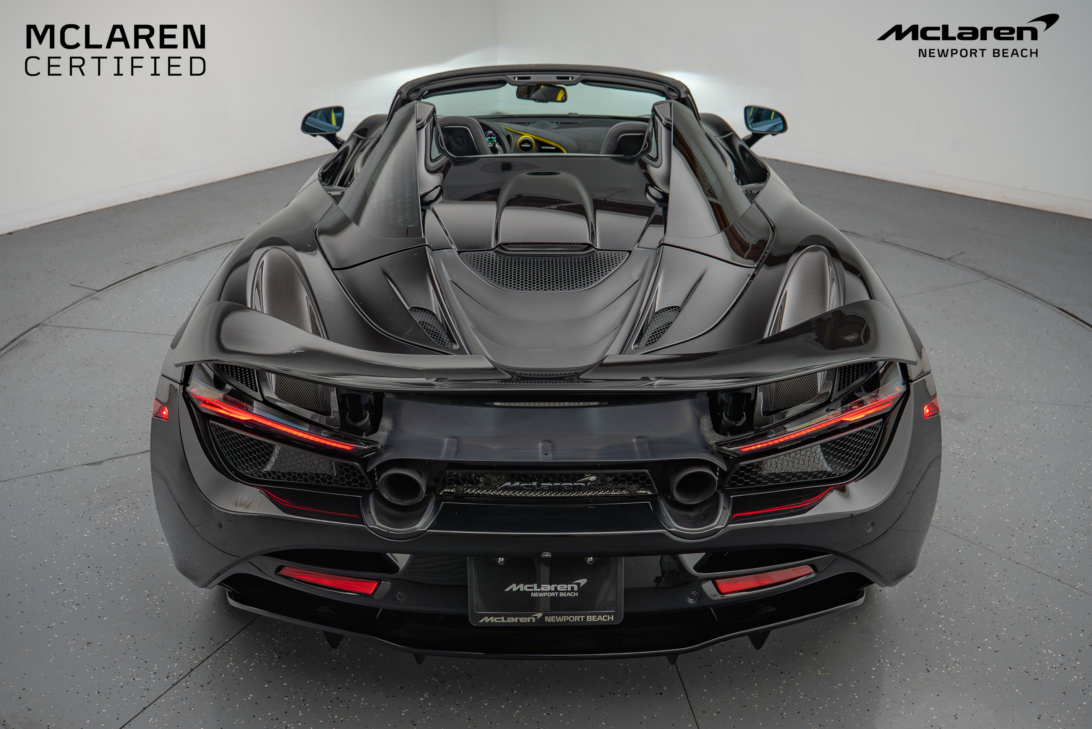 Used 2023 McLaren 720S Spider image 17