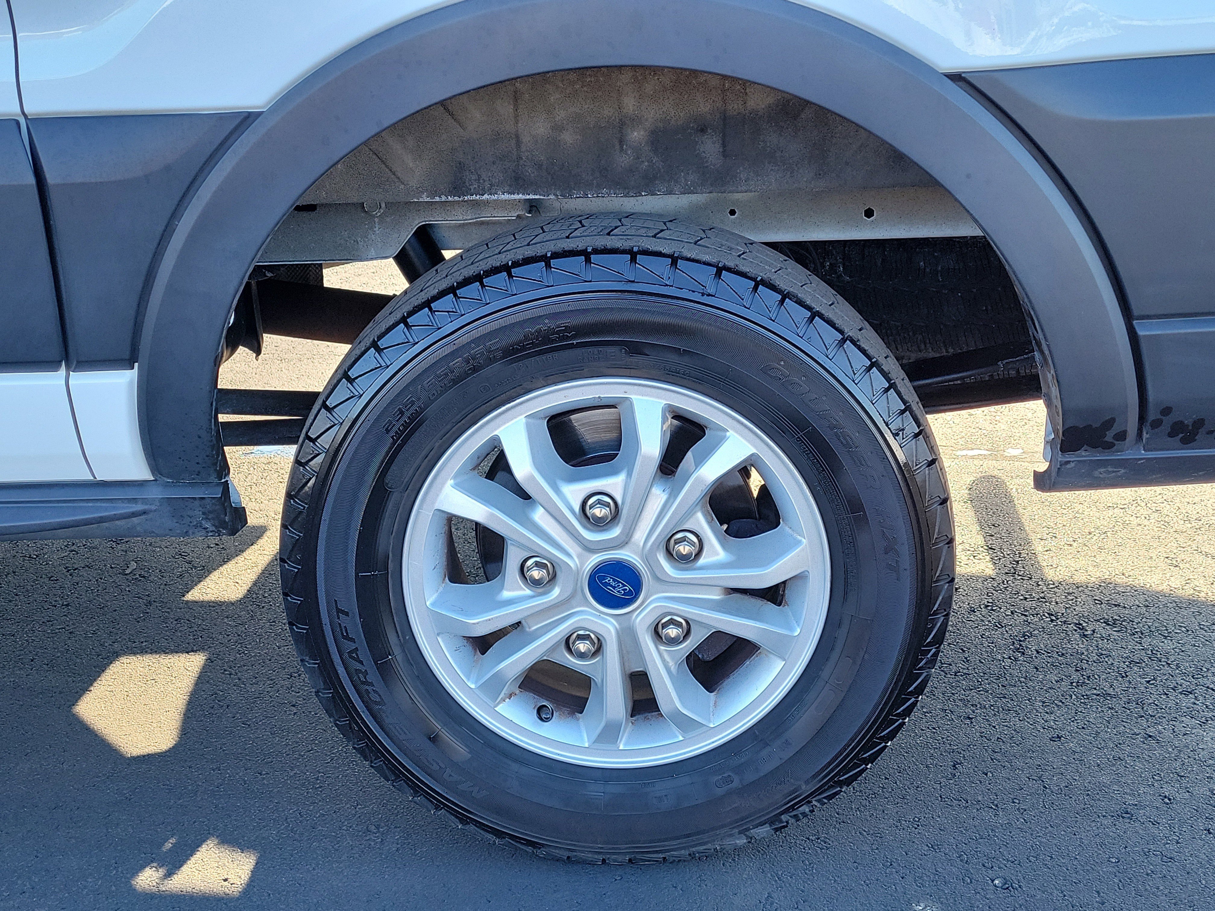 Used 2023 Ford Transit 250 Medium Roof w/ Load Area Protection Package image 5