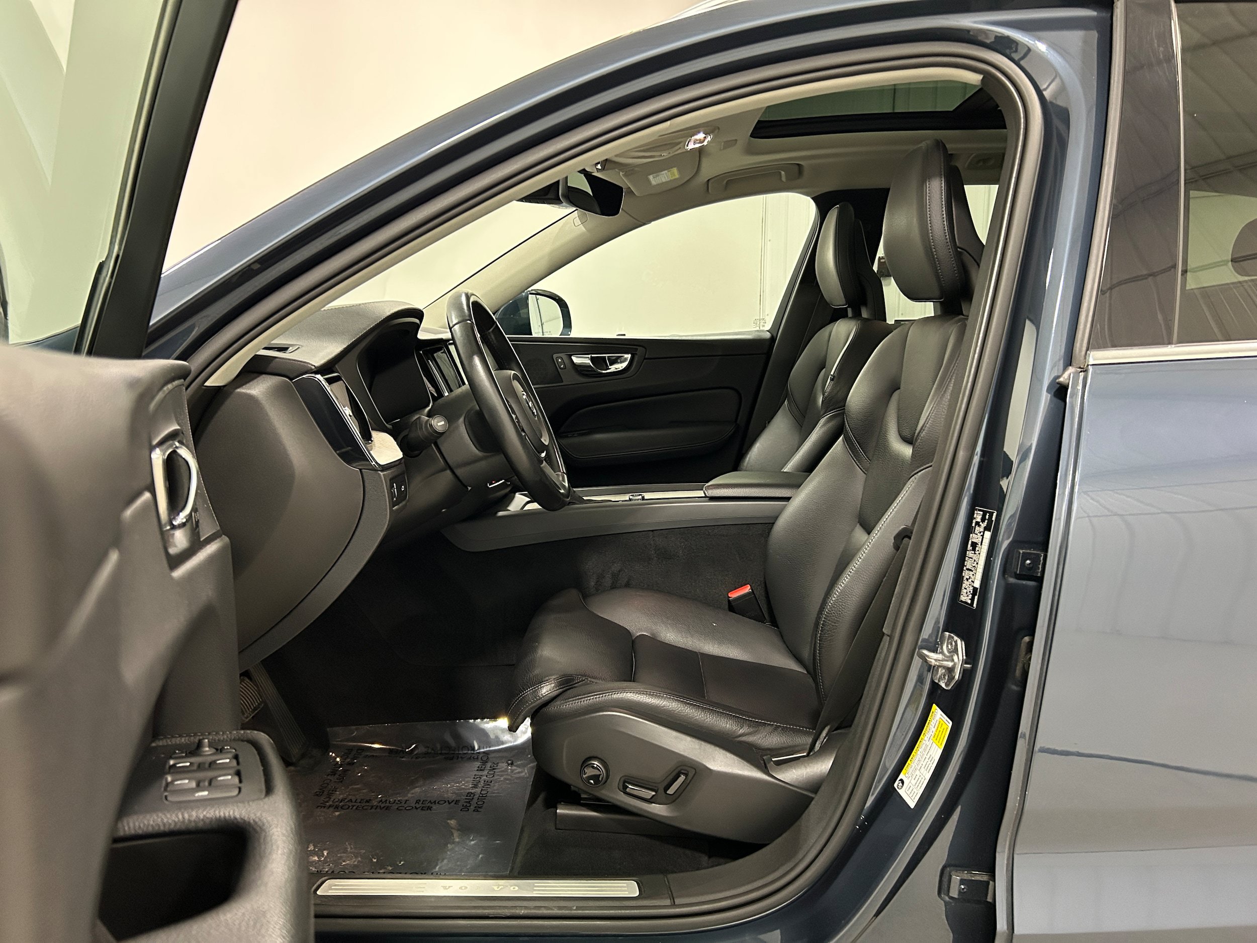 Used 2018 Volvo XC60 T5 Inscription AWD/4WD image 4