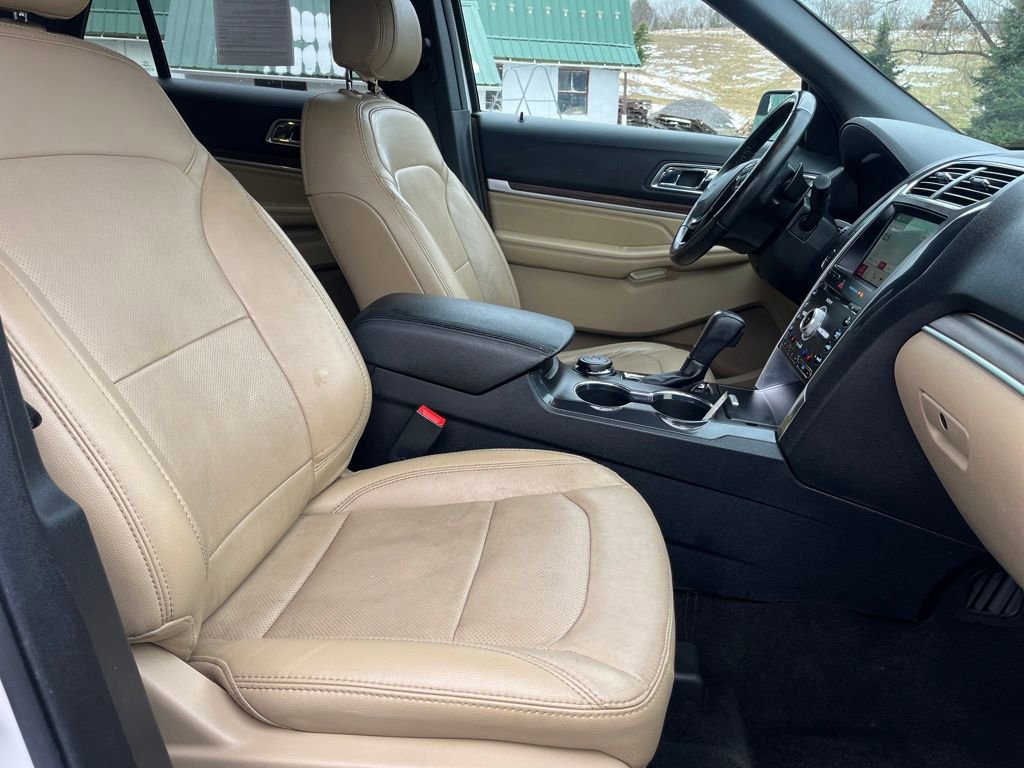 Used 2017 Ford Explorer Limited image 29