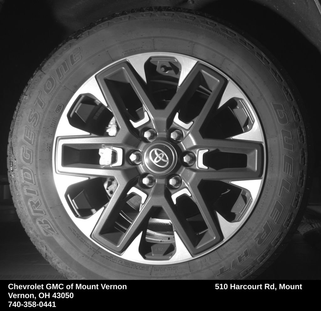 Used 2025 Toyota Tundra Limited AWD/4WD image 15